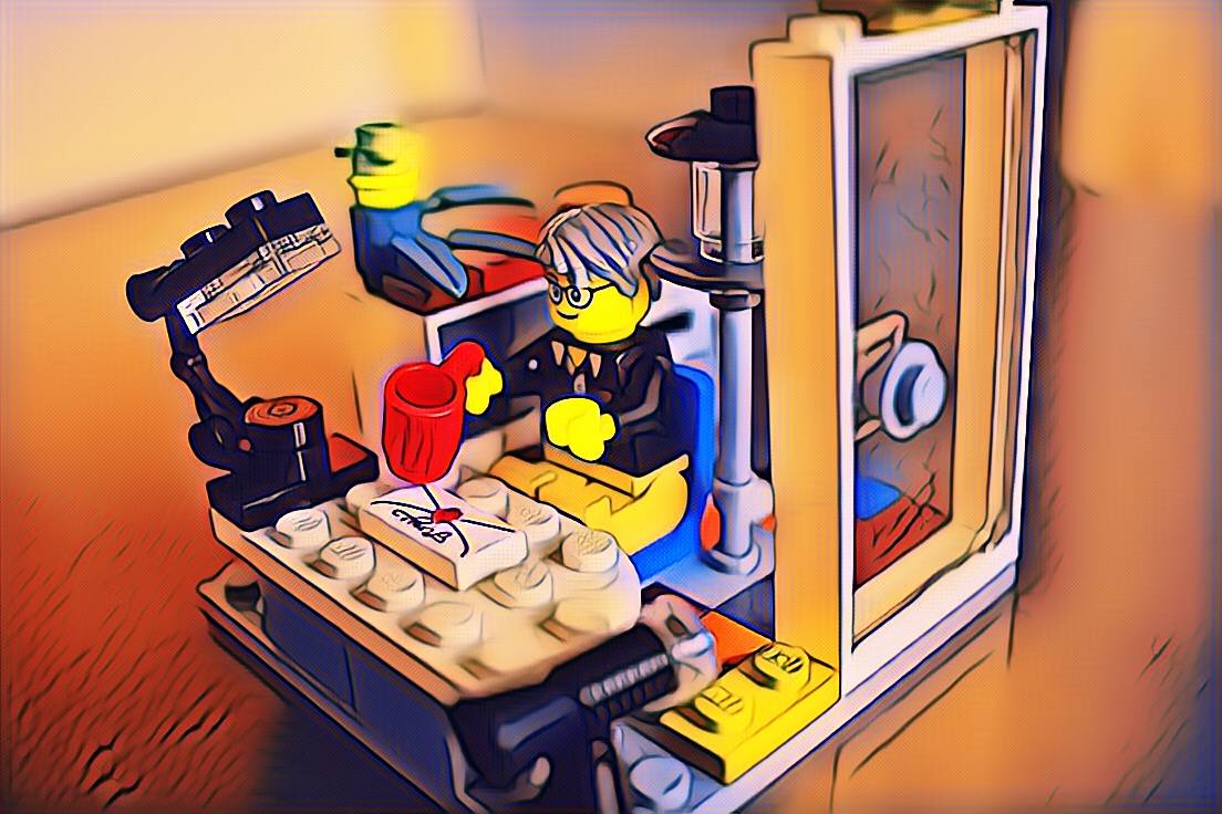 ofischer's tweet image. "Papa, was machst du eigentlich in deiner PR-Agentur so? Erzählst du immer noch Geschichten?" Das fragte mich kürzlich mein elfjähriger Sohn. Wenn ich an Storytelling für Hightech-Produkte denke, liegt er doch goldrichtig. Das hat er direkt baulich umgesetzt.