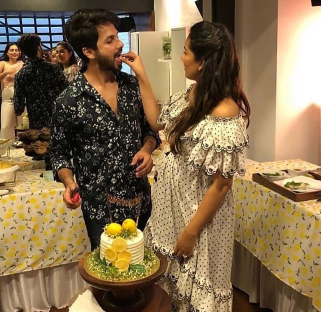 #ShahidKapoor Wife #MiraRajputKapoor Baby Shower Celebrations Photos

For More Photos: teluguodu.com/shahid-kapoor-…