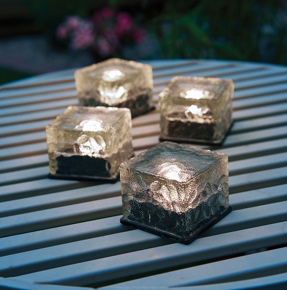 🌞Loving the light summer nights? Make them last longer with our extensive range of solar powered outdoor lighting! 

 🖱️SHOP NOW: boydsdirect.co.uk/product-catego……/solar-lighting/