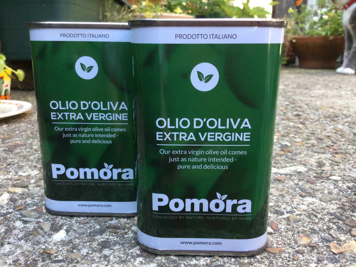Nothing can beat quality #oliveoil on your salad. Peach &amp; tomato salad recipe is on its way! Thank you <a href="/PomoraGoodFood/">Pomora</a>  #italianfood #ukfoodie
