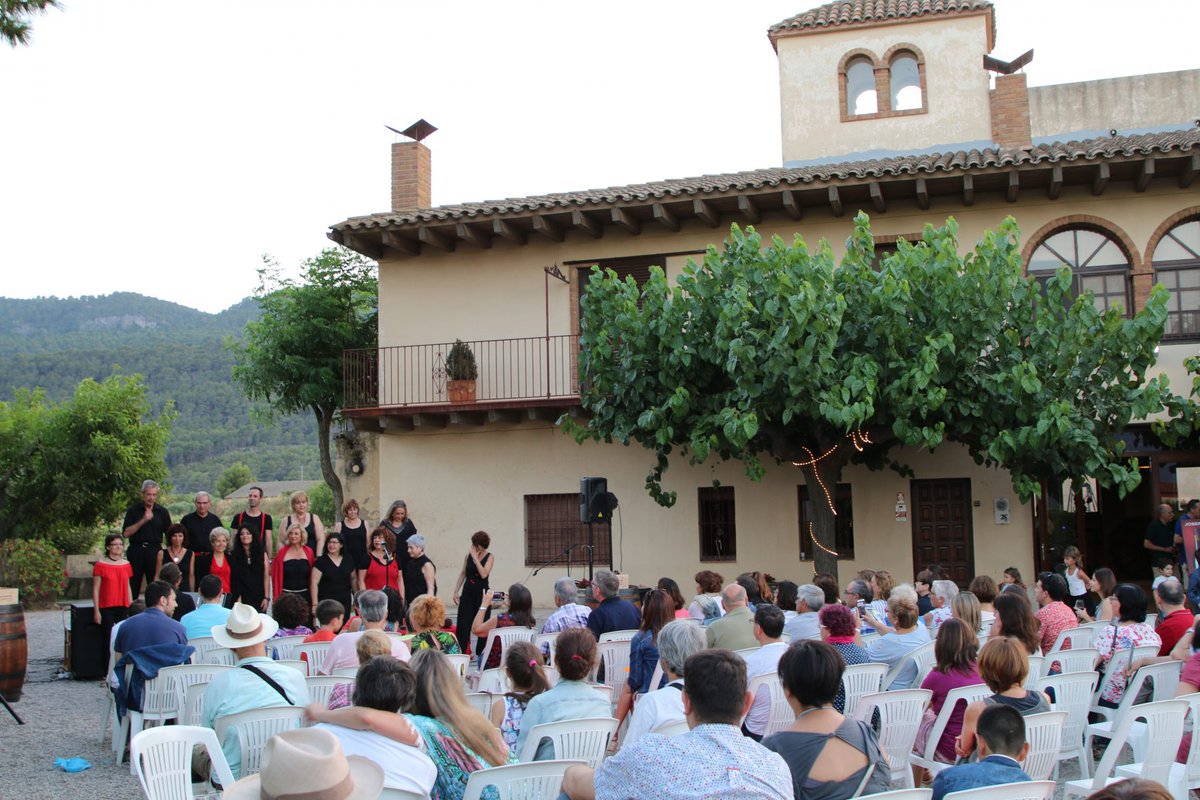 radio_montblanc's tweet image. La @DOMusicata aconsegueix 1.800 euros per la lluita contra l'ELA goo.gl/sYgYCa