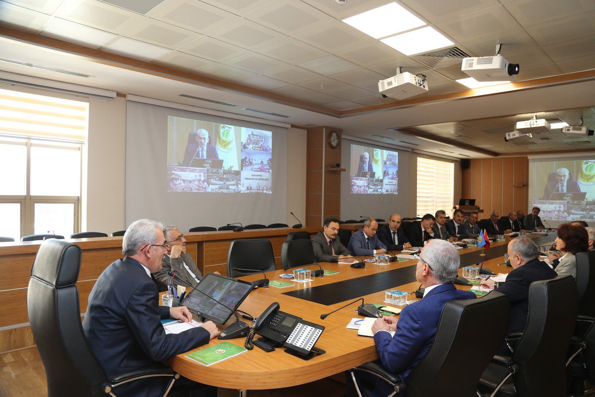 Orman Genel Müdürlüğü Ailesi Olarak Yeni Dönemin İlk Koordinasyon Toplantısında Bir Araya Geldik.
Tüm Teşkilatımızla Daha Hızlı, Daha Etkin, Daha Verimli Bir Çalışma Sürecini Başlattık. 
Ülkemize ve Milletimize Hayırlı Olmasını Diliyorum.

#OrmanYoksaBizdeYokuz