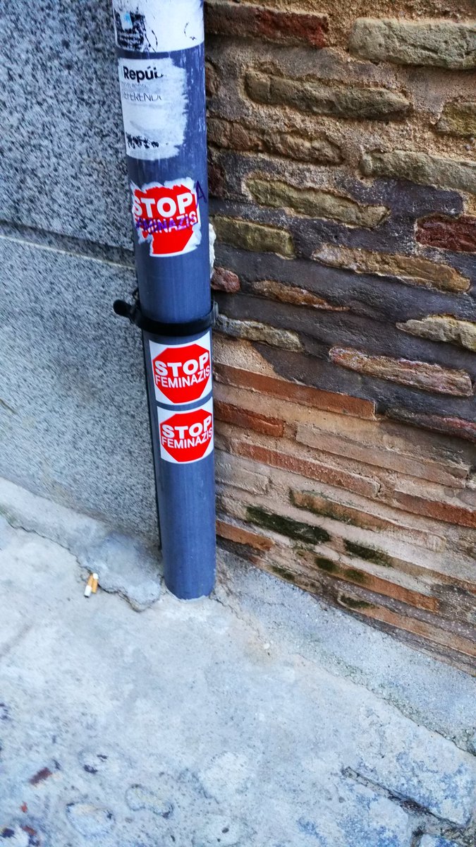 Salir del trabajo y encontrarme esto cada día me da más fuerzas,que lo sepa quién las pone, porque estoy harta de tanto machirulo