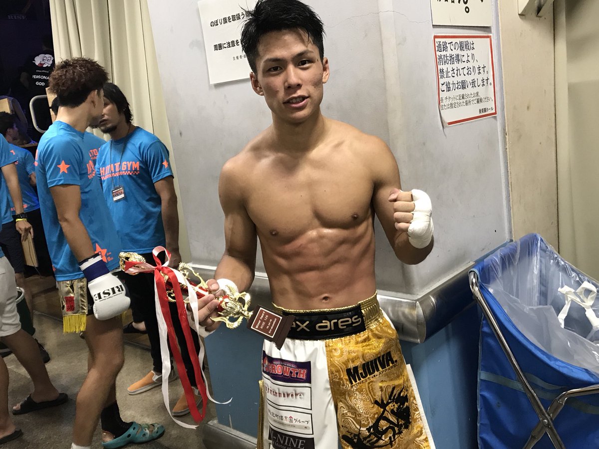 kohigym's tweet photo. ”【RISE126】那須川天心と対戦した門口佳佑選手、京介選手がプロデビュー戦✊”🥇門口選手、3RKO勝利‼️
#RISE #RISE126 #キックボクシング #門口佳佑 #京介 #小比類巻道場  #EXARES #TOPDIAMOND https://t.co/aMIMXy6z83