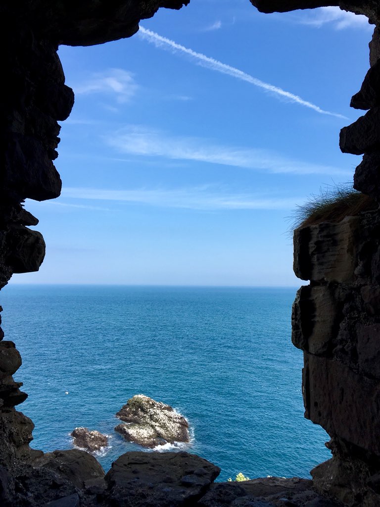 fleurrbie's tweet photo. #Dunottar #Castles ... it’s no wonder we have so many foreigners visit our lovely country... so diverse.. so rich in history, culture, culinary delights! No I don’t work for the tourist board but we should all explore what we have right on our doorstep ❤️ https://t.co/nlG7xQqU0u