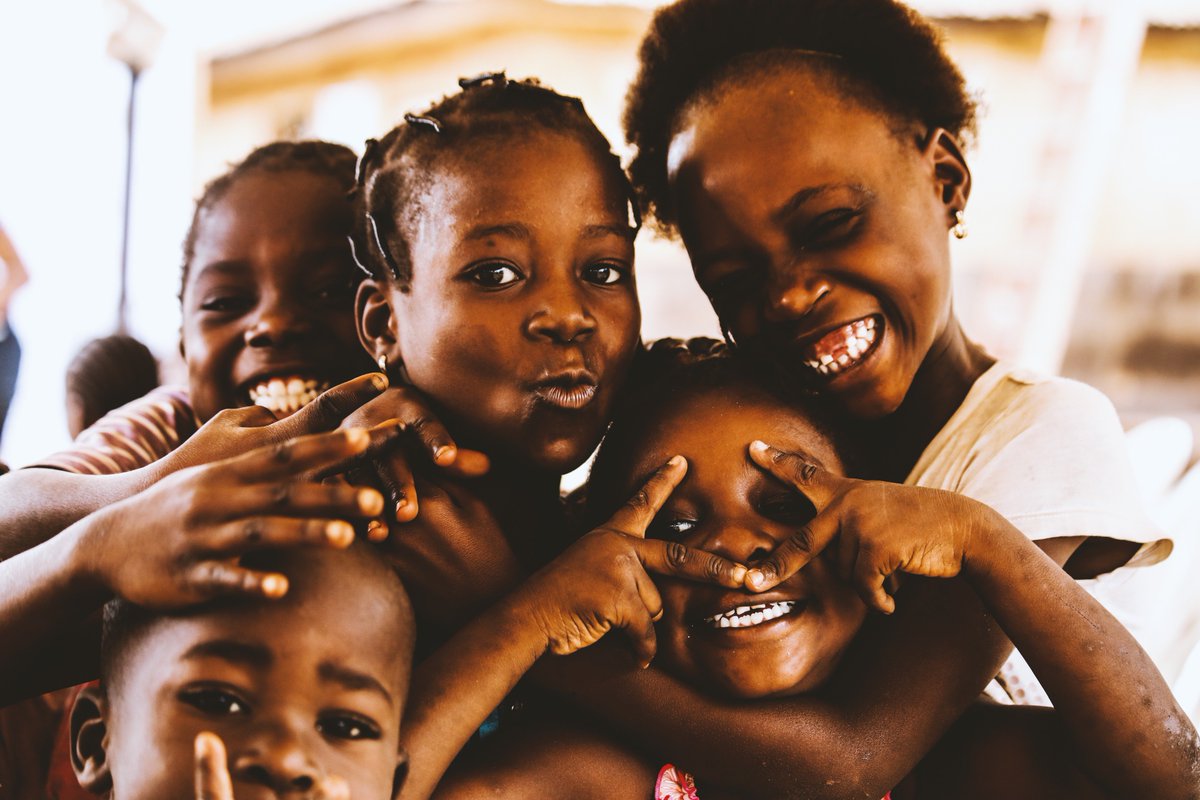 AhamRochasFDN's tweet photo. Putting smiles on faces and feeding the hungry is all the #FeedAFriend initiative is about.
Together we can make sure no one goes a day without food.
#TogetherToEndHunger #OneHomeOneWorld #LoveIsSharing #AROFDN https://t.co/cCqm960pJS
