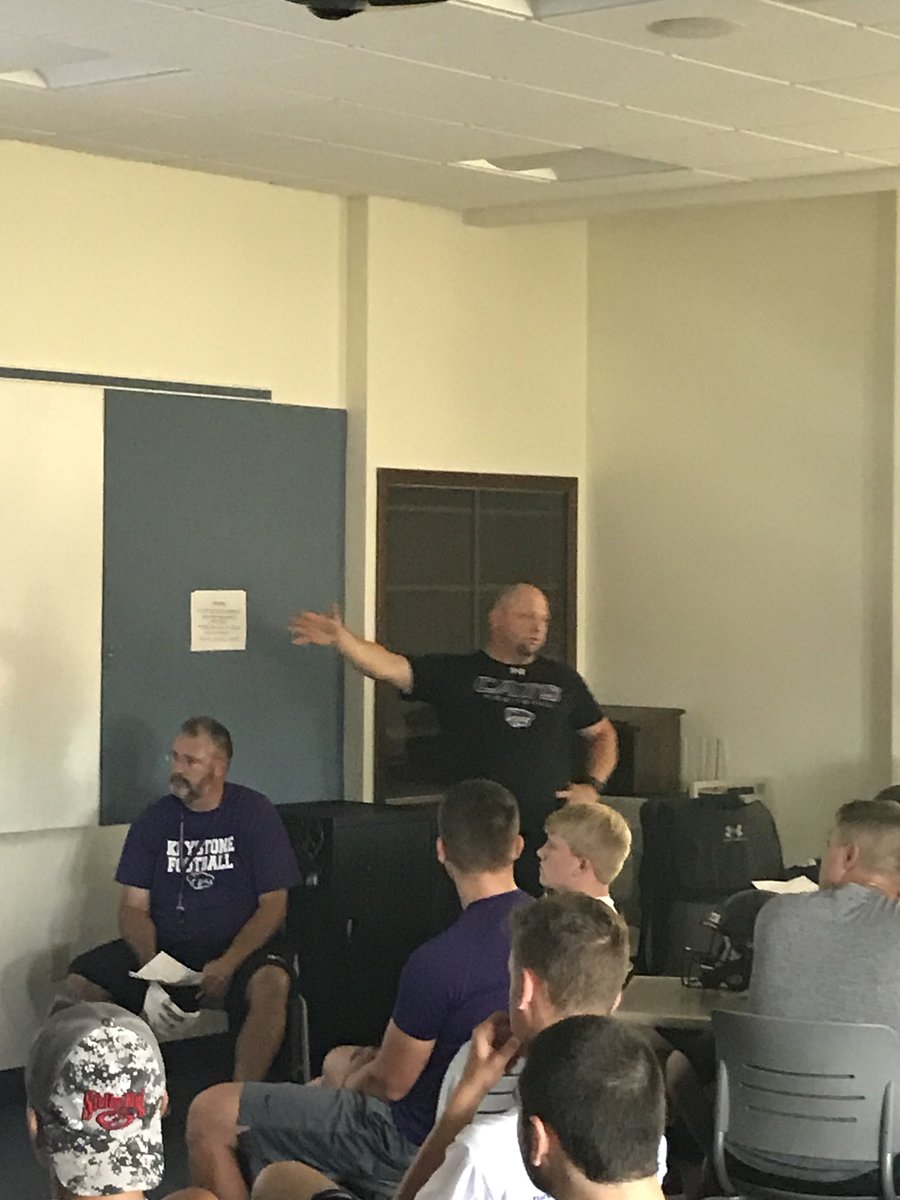 Jonathan Bailey tweet media