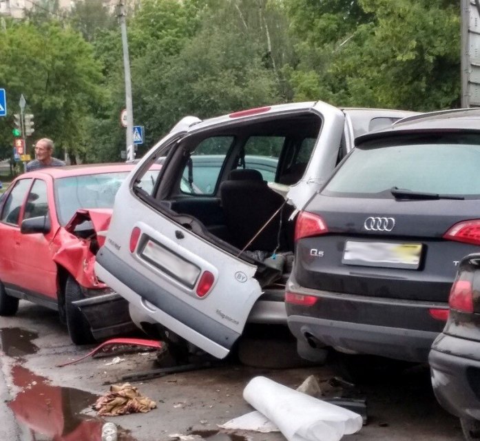 Пьяный водитель (2,4 промилле) совершил ДТП на стоянке – пострадала пешеход. uvd-mo.gov.by/news/events/~p…
