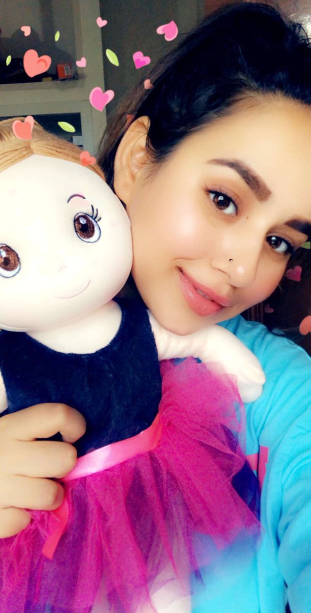 SunandaSharma19's tweet photo. Duggu di wife  with me 😬😬🤦🏻‍♀️🤦🏻‍♀️ https://t.co/DjXcWXfUam
