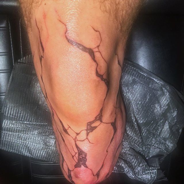 MadMatt337's tweet photo. I finally did it! The concept and belief that “I am beautiful for having been broken” has seen me through hard times. The timing and the artist all came together and it came out better than I would have dared to hope for! Thank you all. .
#fakephalanges https://t.co/wdYy5YtM9U https://t.co/xkKTFnpbXz