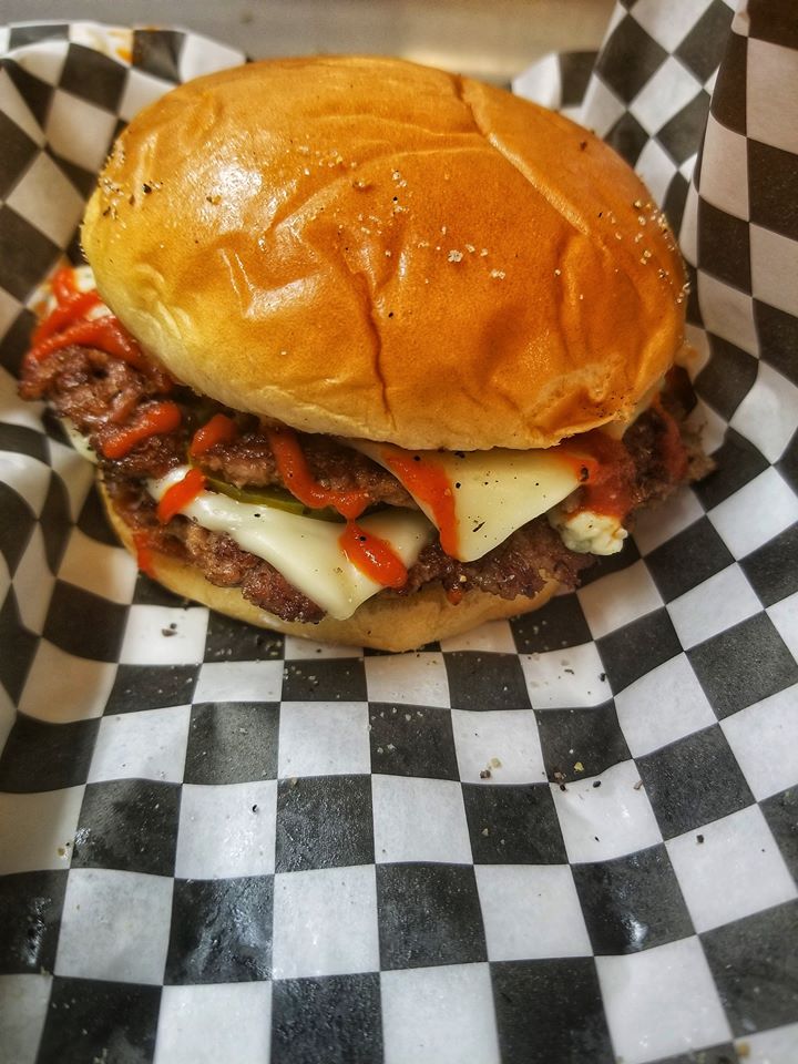 BOXBURGERtruck's tweet photo. Sriracha coupled with our #BoxSpiced Cheese is a crowd favorite on the #Boxburger #foodtruck... We don't leave the kitchen without it!
Thanks @FranksRedHot - you help make our burgers so hot ~ they're smokin'... https://t.co/UxQLmxximr