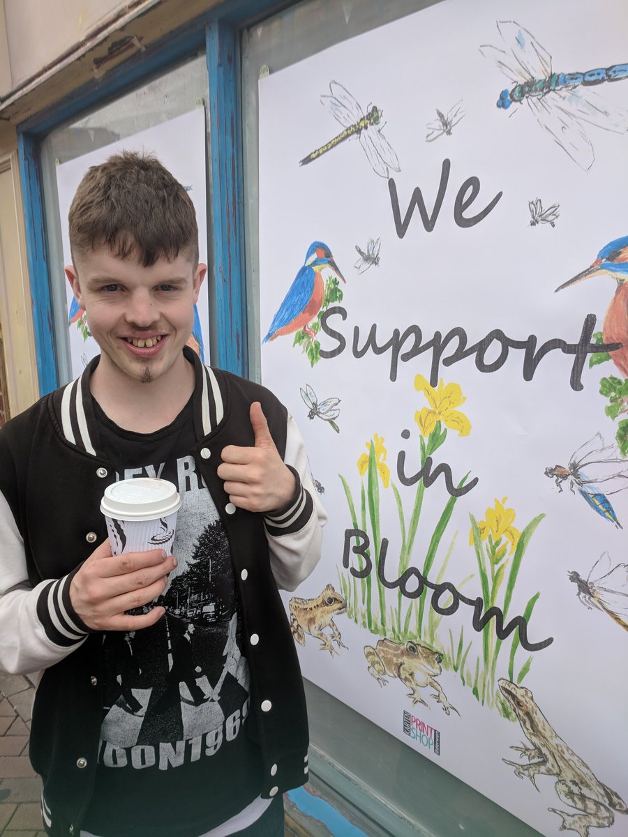 KartenPrint's tweet photo. One of our students Luke spotting some of the work we printed for Oswestry Council @OswestryTC for 'Oswestry in Bloom' in Oswestry town. How cool is this?! #workexperience #derwencollege #workingandtraining https://t.co/3RcjwV99V2
