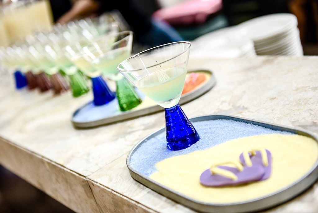 #NeverGetBored <a href="/wguangzhou/">Westin GuangZhou</a> 
Live it up and blow your #MondayBlue away 🏖

#whotels #wguangzhou #summer #heat