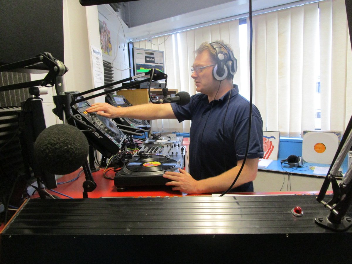 ColinsCuts's tweet photo. Selecting more #NewMusic/#NewReleases for #ColinsCuts #160 that'll air alongside 

@AlexFranchiniDJ
@DanTheSiser
@Maschine_Brennt
@TheRealMixhell
#Taach Ft @TertiaMay:@AntonStellz #Redub
@FuzzboxOfficial

Lock @KaneFM.com
7-9am (UK times)
Tue 17Jul18

#159 https://t.co/btvgmB2UKv https://t.co/pkvLoix26I