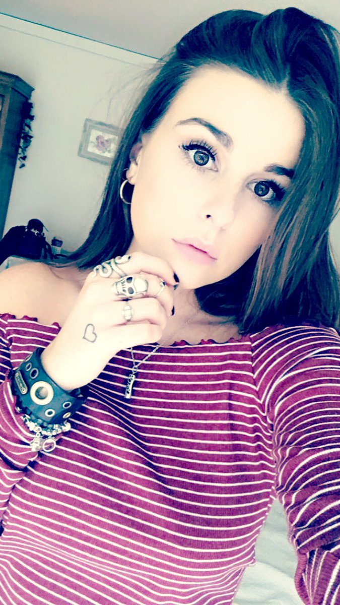 Louane1000's tweet photo. @Off_MORGANE ♥♥♥ https://t.co/M9XWjoweql