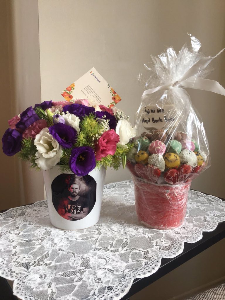 Güne çok güzel başladım. Bu guzel hediyeleri bana göndermek için uğraşan, fedakarlık yapan, vaktini ayıran herkese çok teşekkürler. İyi ki varsınız #ABBFC ailesi🙏🏼 Ne güzel insanlarsınız 😇