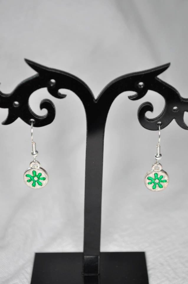 DIYcutiefuls's tweet image. RT @BeadsofCreation Flower Earrings, Resin Earrings, Delicate Jewelry, Dangle Earrings, Drop Style Earrings, Birthday Gift For Mum From Daughter, tuppu.net/682830fa #BeadsofCreation #Etsy #NatureLoverJewelry