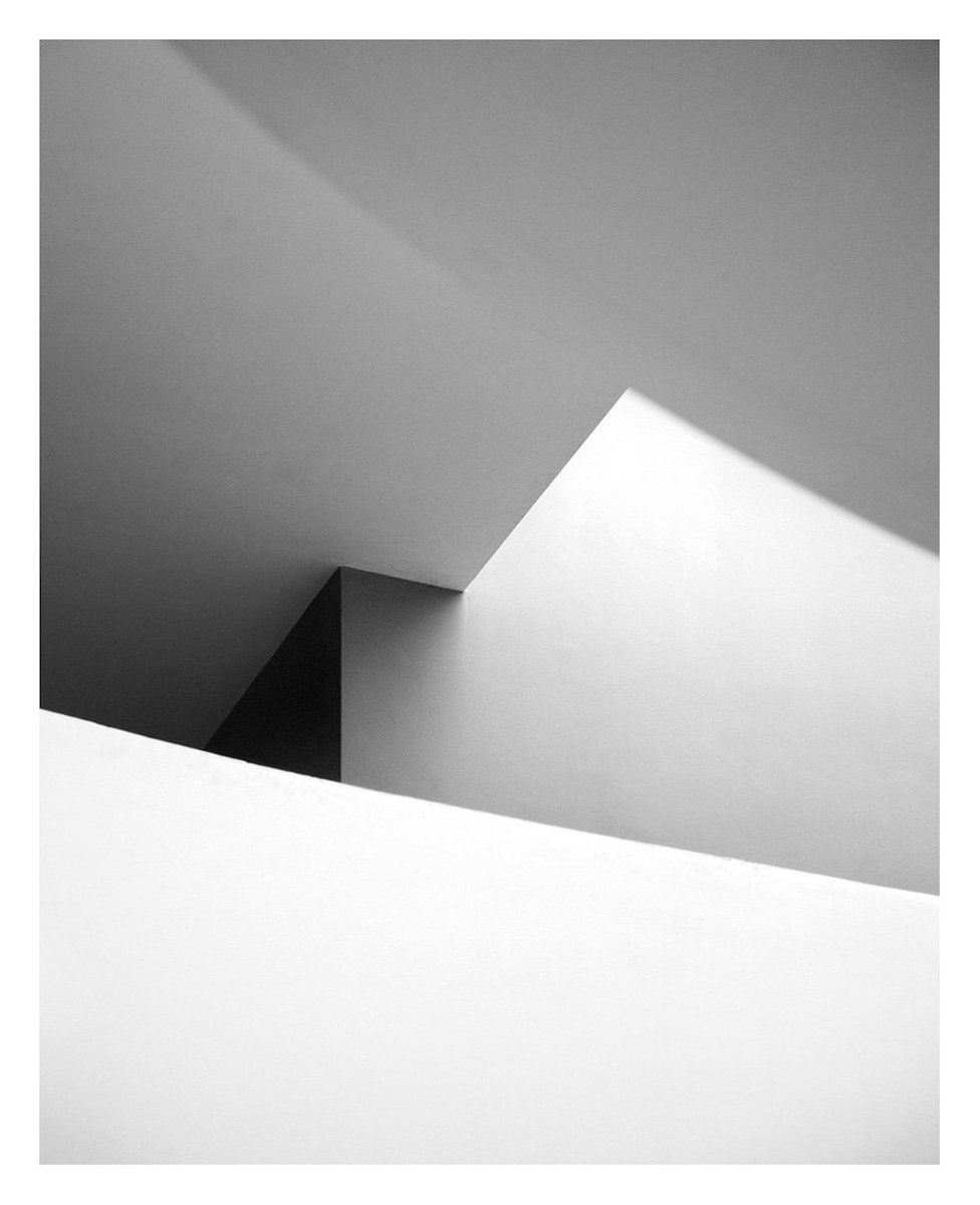 In conversazione con il fotografo Simon D'Exea: gli inizi, le collaborazioni, le strade di parigi e i progetti futuri
bit.ly/2JqWXvr