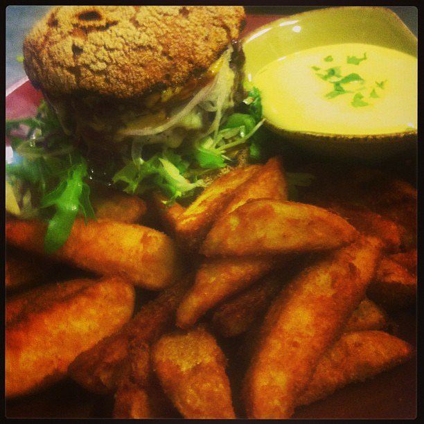 hofnin's tweet photo. .Finally 😃🌞☀️ How about a juicy burger for lunch today, maybe outdoors?  @hofnin open 11:30 - 22:00. #juicyburger #oldharbour #cozy https://t.co/udUhQBuLU5