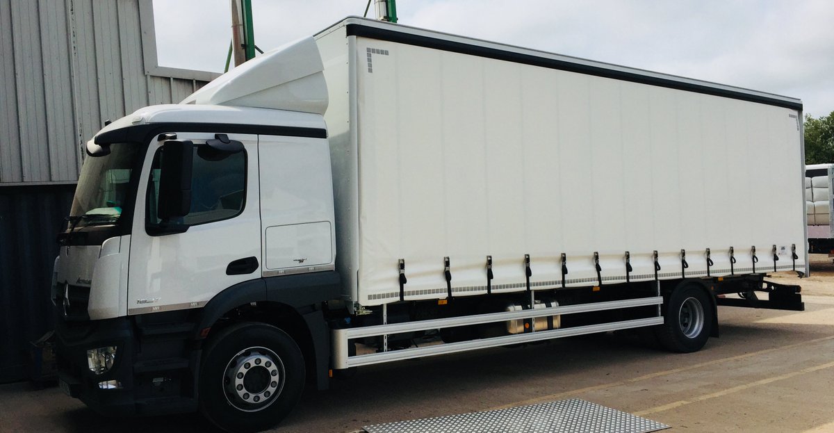 Need a curtainsider for your company? Give us a call on 01387 252784

#MondayMotivation #MercedesMonday 
#Curtainsider @MercedesTruckUK #Actros