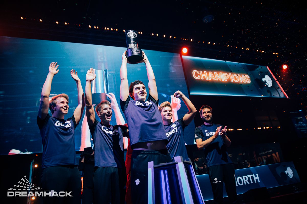 csgo_gs's tweet photo. North переиграла Luminosity Gaming в финале DreamHack Valencia 2018 и заработала 50 000$.; проигравшей команде досталось 20 000$. Матч завершился со счетом 2:0 — 16:7 на Inferno и 16:9 на Mirage.
https://t.co/CcRkmTeM12 https://t.co/GBTVppV1CO