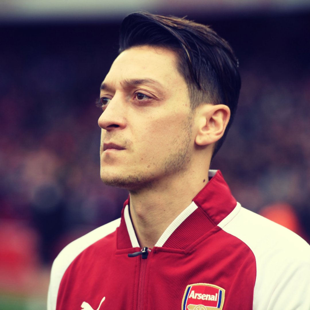 Arsenal's tweet photo. Singapöre 🇸🇬

Unai Emery has confirmed that @MesutOzil1088 will play a full part in #AFCTour2018

#ICC2018 tickets 👉 https://t.co/LrrxCWqN1P https://t.co/fBlNhHcR4s