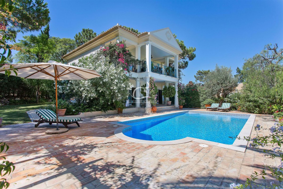 BillionsPortal's tweet photo. https://t.co/oUVyzZe0Sy
Beautifully presented, charming house situated in the Pinheiros Altos Golf Resort one of the most prestigious golf resorts in Southern Europe.
#portugal #forsale #property #pinheirosaltos #algarve #luxuy #realestate l #golfresorts #golfproperties https://t.co/w9Mxwp3vVP