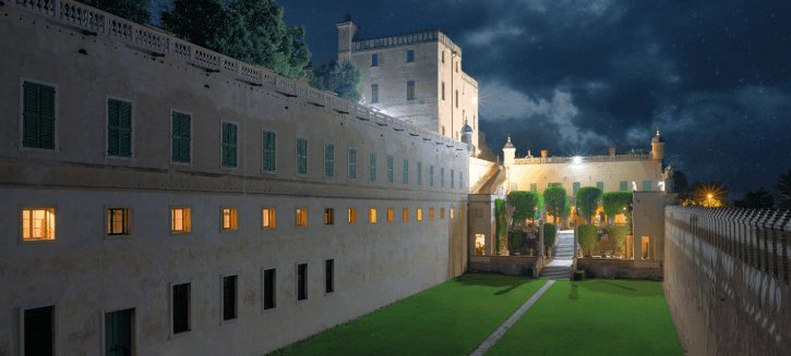 PadovaEventi's tweet photo. ➡️ Una visita teatrale itinerante tra saloni affrescati, cortili e terrazze. Un modo nuovo e seducente per visitare il Castello del Catajo.
📆 Prossimo appuntamento mercoledì 18 e giovedì 19 luglio! Scopri tutti i dettagli: https://t.co/fqjkEAeOu7 https://t.co/6tPW90CEnd