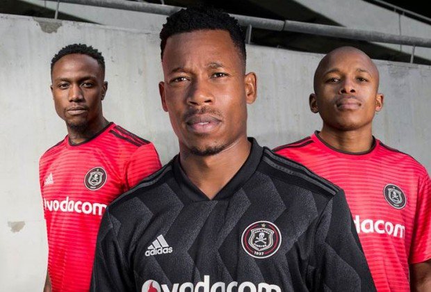 NtsaneTo's tweet image. Bucerneers is this #2Jerseys  goin to lift up trophies this season???