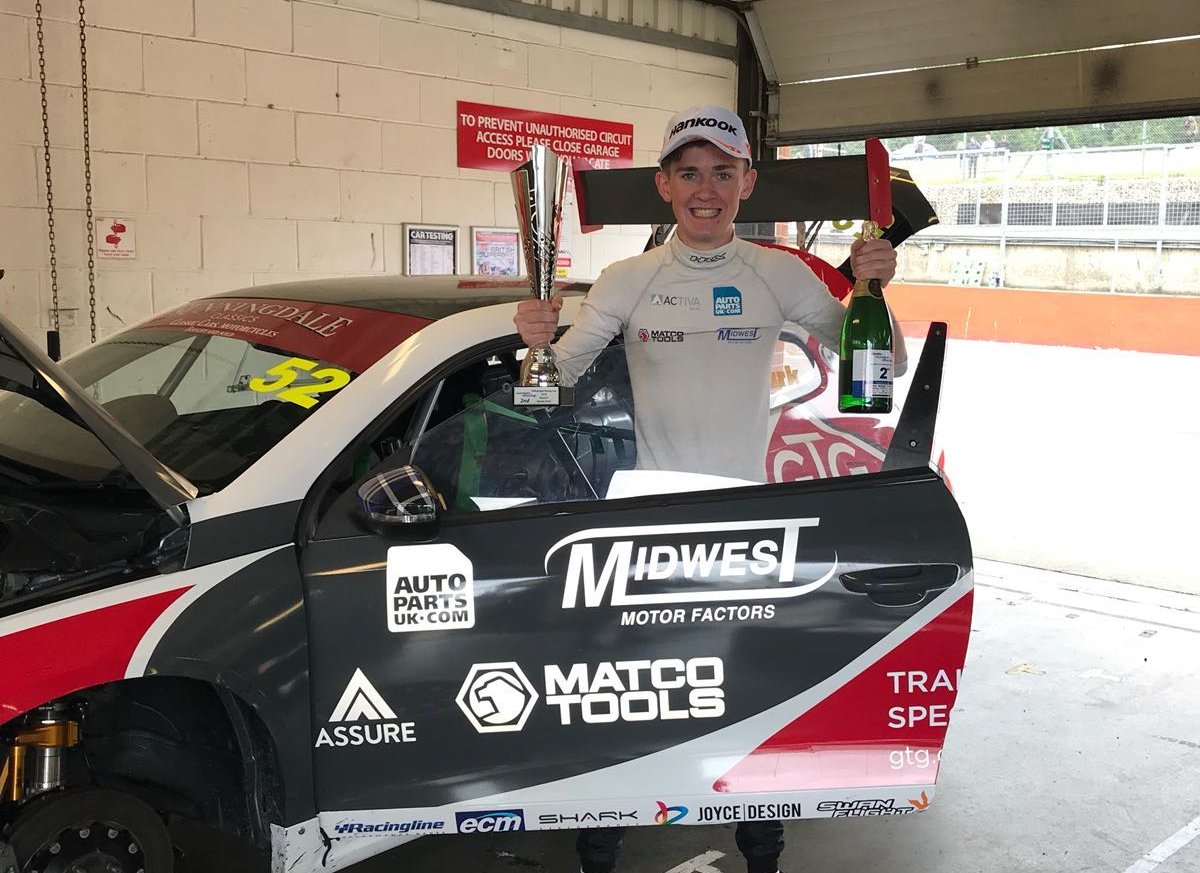 Autoparts UK to sponsor 17-year-old Scottish driver in VW Racing Cup dlvr.it/QbjRmn