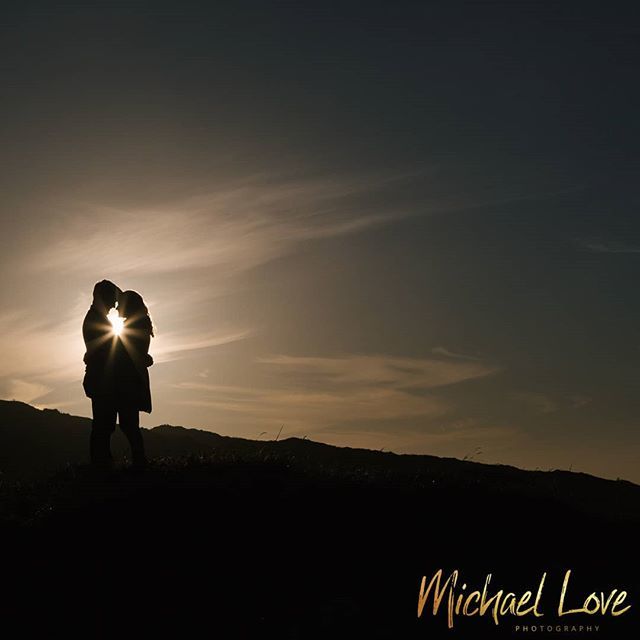 MLovePhoto's tweet photo. Now you can see why I love the #goldenhour 😍 #happilyevansafter2018 #niphotographer #mlovephoto #derryweddingphotographer #ppani #northernirelandphotographer #engagementphotos #niengagementphotography #weddingcountdown #kissandcuddle #donegalcoast #p… https://t.co/iBggvKVETy https://t.co/a9xsPWt8F5