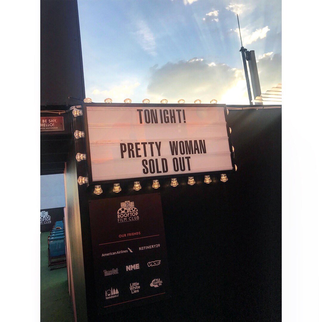 CharliOakley's tweet photo. Such a gorgeous evening @rooftopfilmclub watching Pretty Woman. Thank you @andrewbateup for being my date ❤️🍿🎥 #bottomlesspopcorn https://t.co/rWPhbKycAM