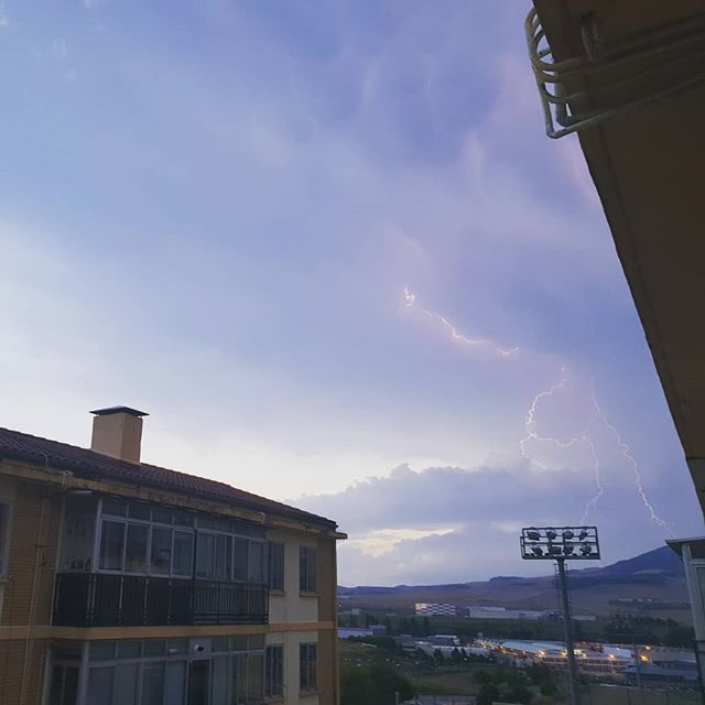pUaTrOn's tweet image. Ayer tuve un intento de sacar rayos y me salió esto
.
.
.
.
.
 #nature_perfection #folkcreative #VisualsOfLife #gearednomad #MoodyGrams #visualambassadors #exklusive_shot #thecreative #peoplescreatives  #visitspain #icu_spain #ok_spain #unboxyourphone #i… ift.tt/2L3vGVO