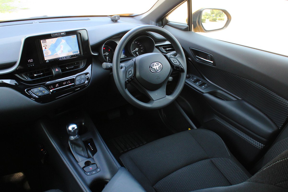 ばーみりをん 週末は タイムズカー プラスに新しく配備されたc Hrを試乗 1 8lハイブリッドモデル グレードはベーシックな S かと思われます 話は聞いていましたが 本当に良い走りでびっくりしました タイムズカープラス