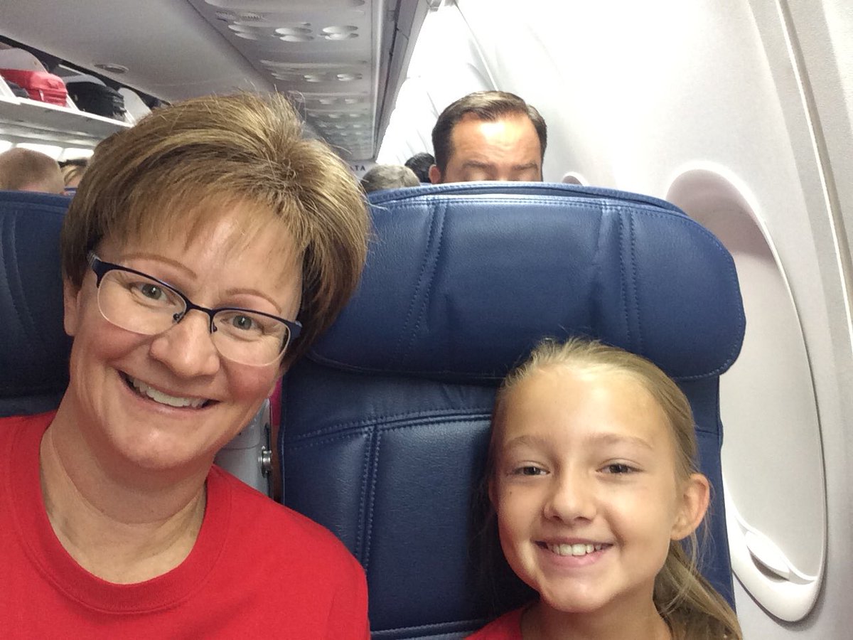 karenr6191's tweet photo. Ready to take off, Atlanta here we come! #fuelgreatness @MidwestDairy @FUTP60 https://t.co/GMNoGnHZJw
