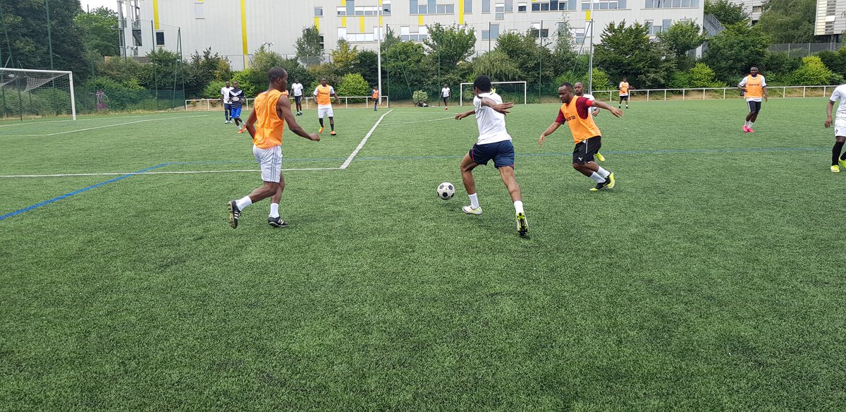 FEGAFofficielle's tweet photo. Un grand Merci à notre Parrain @AndoumeB pour le soutien de notre Mini-tournoi du 7/07/2018 qui a vu la participation de 5 belles équipes estudiantines #Gabon -aises #JEGF2018 #FEGAF 2/2 https://t.co/mifWLrKydG