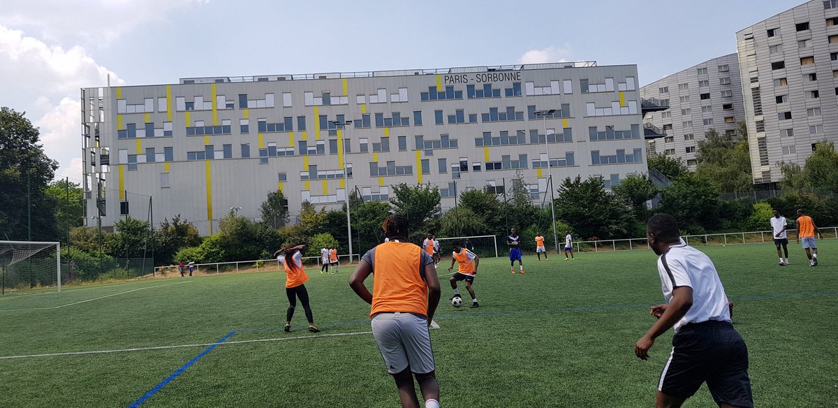 FEGAFofficielle's tweet photo. Un grand Merci à notre Parrain @AndoumeB pour le soutien de notre Mini-tournoi du 7/07/2018 qui a vu la participation de 5 belles équipes estudiantines #Gabon -aises #JEGF2018 #FEGAF 2/2 https://t.co/mifWLrKydG