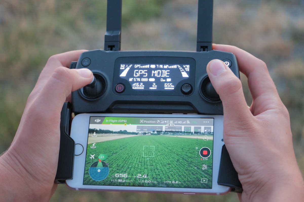 chanineenthoven's tweet photo. #innovativefarming monitoring crop progress using the drone’s birds eye view and digital imaging capabilities https://t.co/En5dPc1NRR