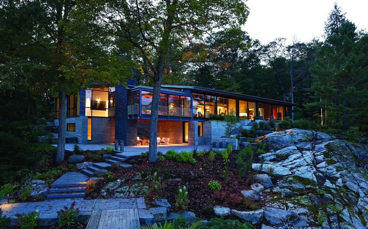 A perfectly framed Muskoka cottage, from the inside and outside tgam.ca/2KIVJNy