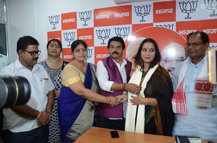 praansaheb's tweet photo. और इस तरह से 2019 के चुनाव में छक्का मारने की तैयारी पूरी हुई...
@BJP4India https://t.co/KhGq0UybW3