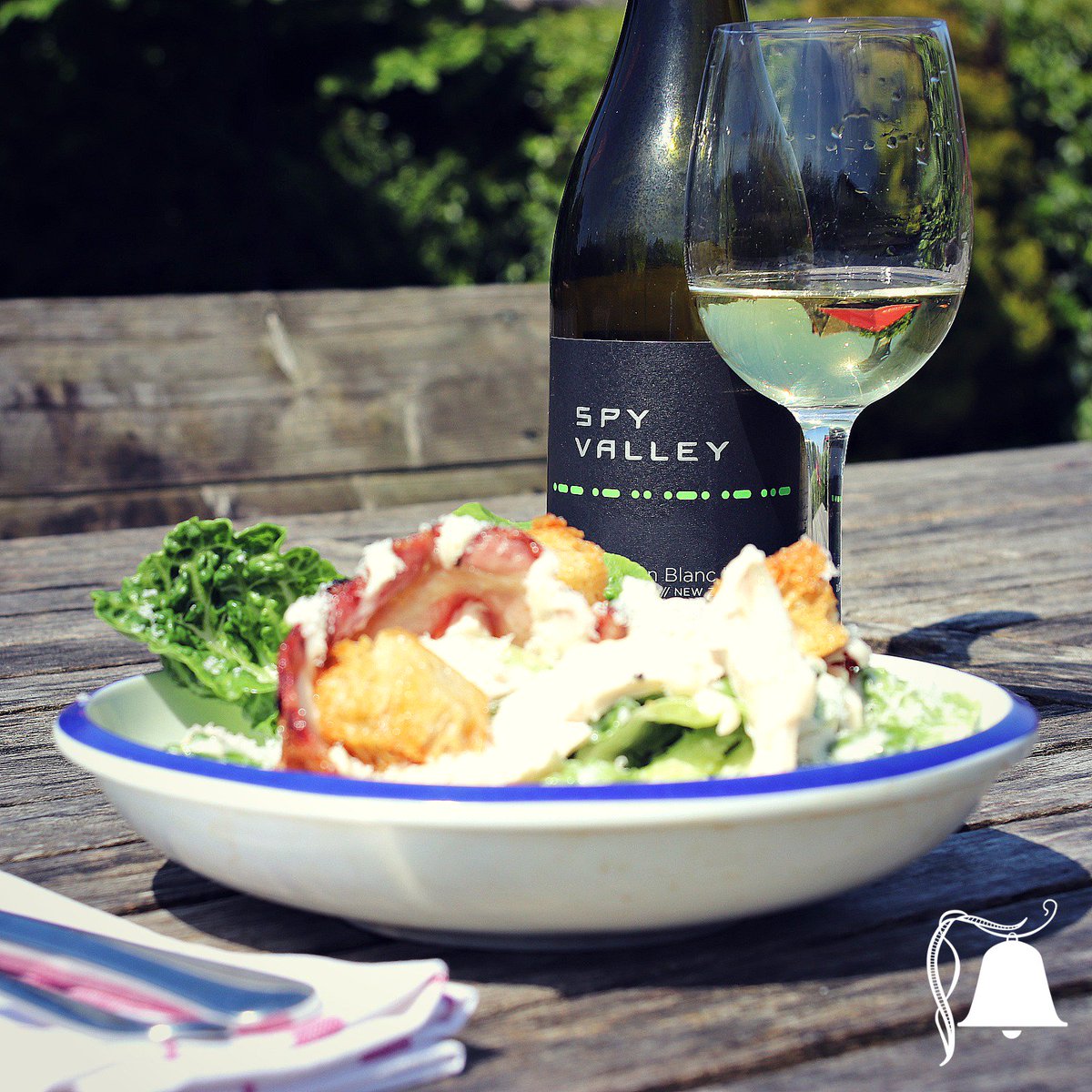 bellsapperton's tweet image. The perfect accompaniment, a bottle of white from Spy Valley Wines, makes for a rather nice spot of lunch 😋😎

#spyvalley #spyvalleywines #wineoclock #wines #winestagram #instawine #winenot #winestyle #winelife #winery #winelovers #wineglass #vino #winelover #winetime #wine