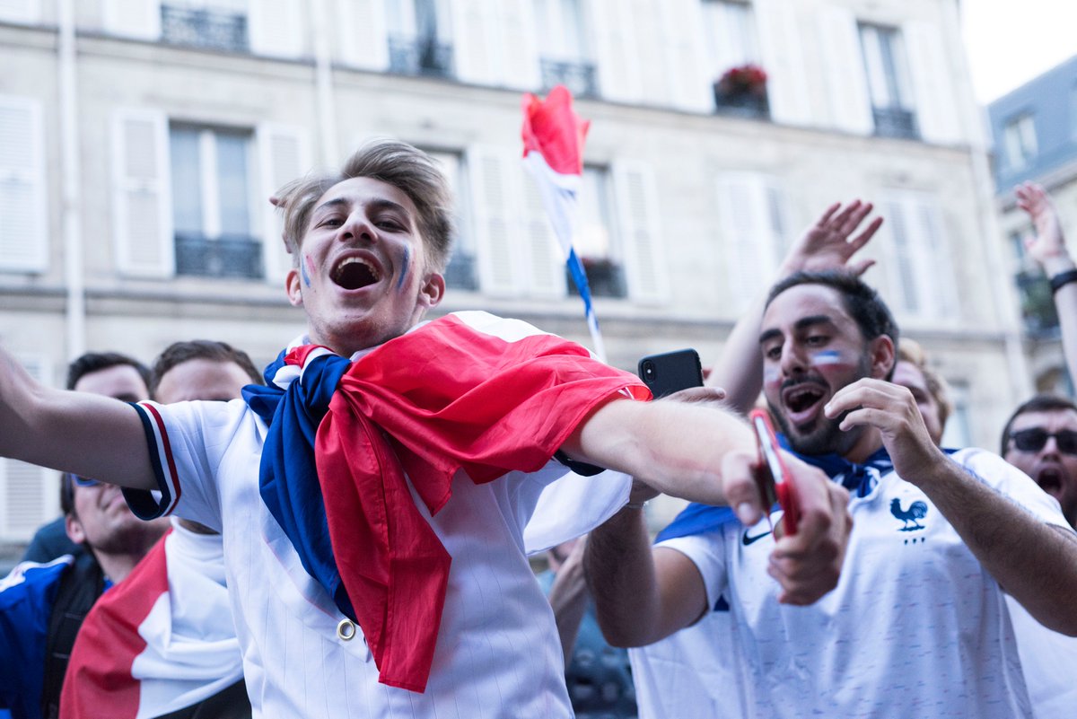 Que c'est bon ! Le bonheur partout... Toutes les communes de France ont résonné de cris de joie et de chants pour cette 2ème étoile. Encore ! #FiersdetreBleus