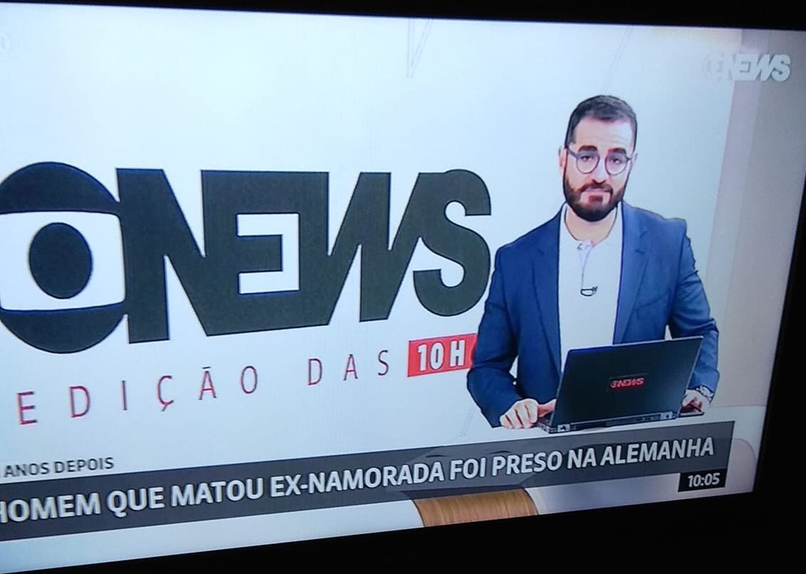 danielakaoi's tweet photo. O Fallenzao está fazendo ponta de jornalista na GloboNews? @FalleNCS @bernardobida @fer @bczzfps @mibr @globoesportecom #csgo #esl #eslbr #dreamhack #eleague https://t.co/m7eJD7Ofbc