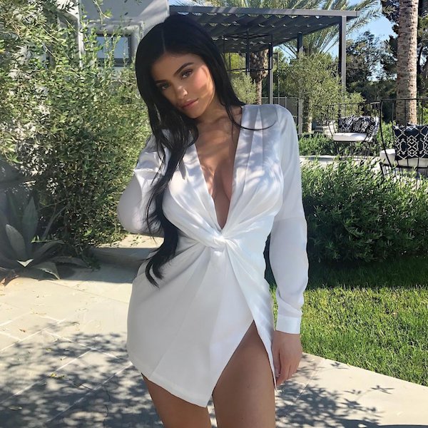 OCEANUP's tweet image. .@KylieJenner isn't a billionaire yet, but a few generous (and clueless) fans are trying to get her there: goo.gl/Nndwe6