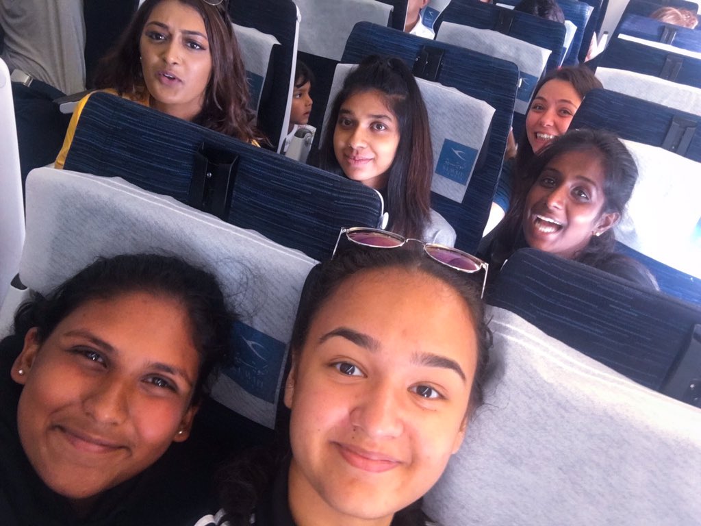 Lolabrown234's tweet photo. And it's begun!! ✈️🇱🇰
@StAnnes_N13 @Proj_Abroad_UK @MarcouSophie https://t.co/5Th5UBEbr6