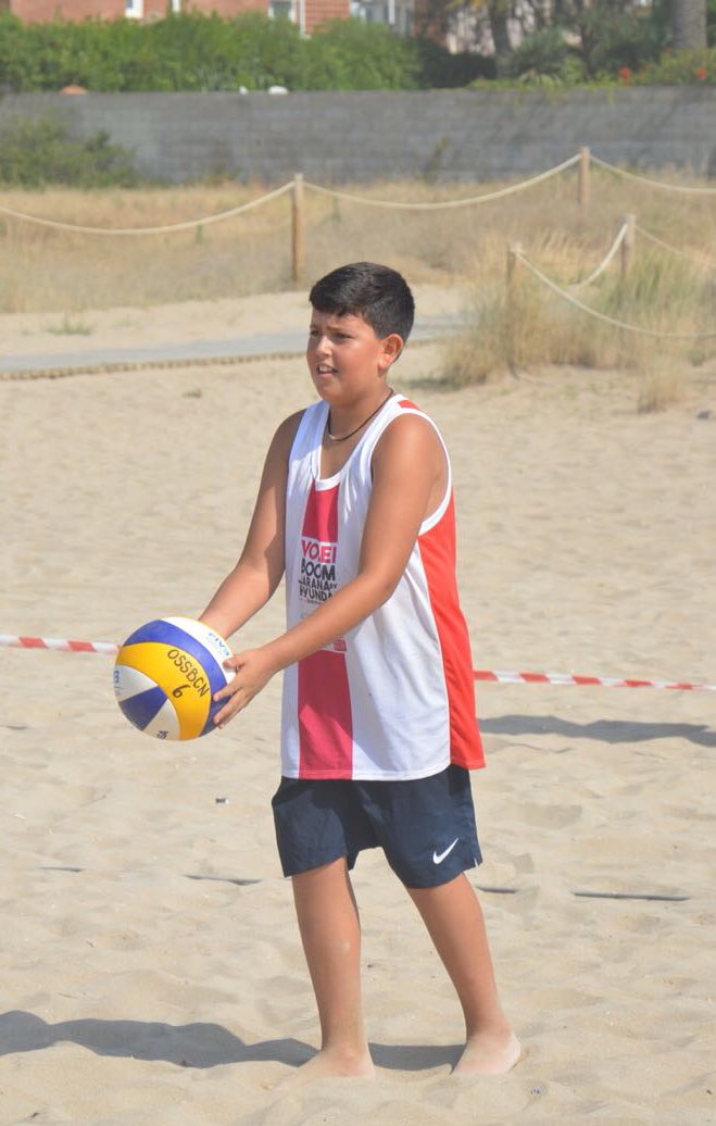 sitog8's tweet photo. El futuro del voleiboom está asegurado. Compartiendo pasión por el voleyplaya. @VoleiBoom https://t.co/XxCQahpV5e