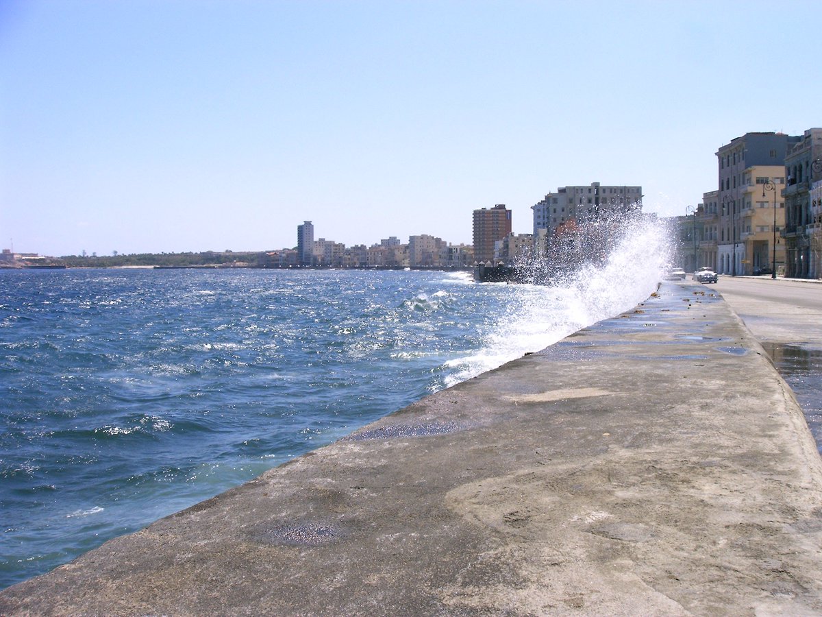deltares's tweet photo. Dutch Risk Reduction Team visits Cuba this week to advise on a disaster risk reduction strategy #coastalprotection #NLDRR-Team @RVO-Int-Ond https://t.co/Ybn7YIQPHw  @RHDHV_NL https://t.co/Z1ig2Wc9W7