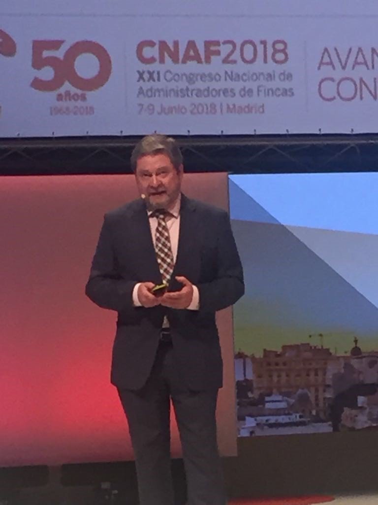 Rog_Admin's tweet image. Clausura del XXI Congreso Nacional de Administrador de fincas, donde nuestro administrador @rafman2010 , presento las conclusiones del congreso con el Magistrado del Tribunal Supremo, Don Vicente Magro Server, el pasado 9 de Junio en Madrid #cnaf2018