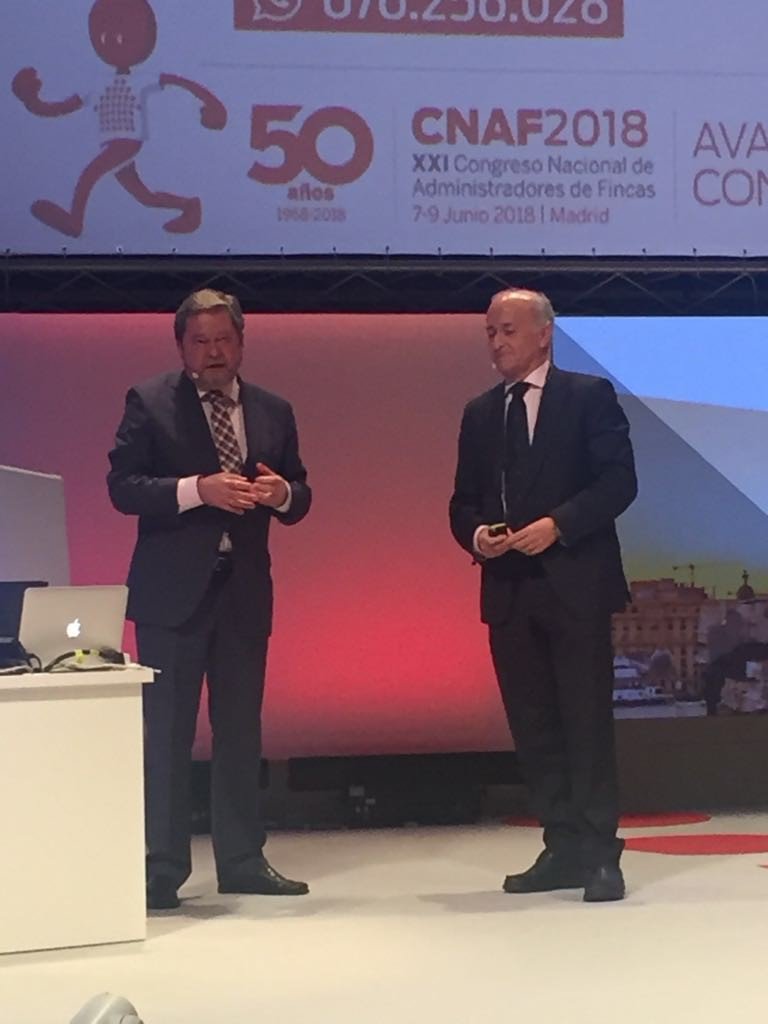 Rog_Admin's tweet image. Clausura del XXI Congreso Nacional de Administrador de fincas, donde nuestro administrador @rafman2010 , presento las conclusiones del congreso con el Magistrado del Tribunal Supremo, Don Vicente Magro Server, el pasado 9 de Junio en Madrid #cnaf2018