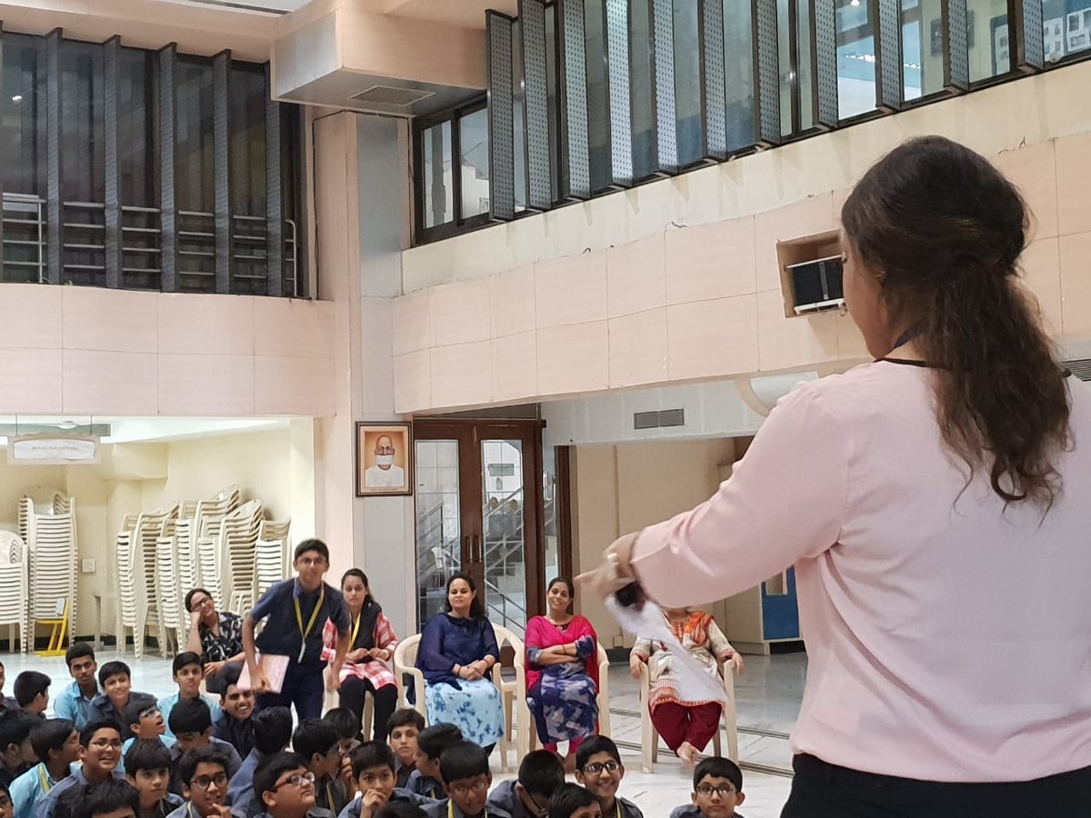 karishma_dgs's tweet image. . @datagridsol conducted a session called, #CYBERNAUTS at Mahapragya Public School regarding the world of #technology, #ComputerPrograming, #Servers and #AI. The students were thrilled to ask queries.
#Datagridsocial #MobileTech #ComputerEnthusiasts #agencylife